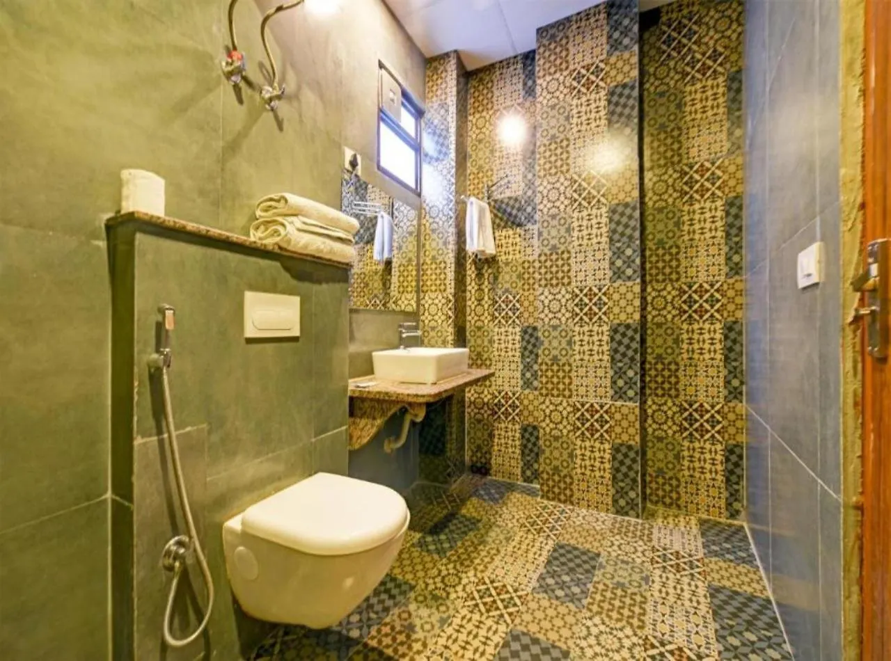 Rosewood Suites Near Delhi Airport New Delhi 4*,