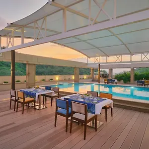 blu-feather-hotel-spa.udaipurhotels.org/